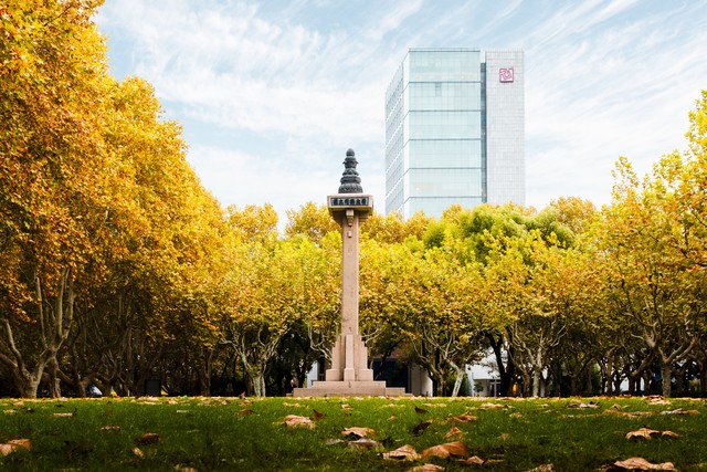 在上海学电脑哪里好,上海专门学计算机的大学