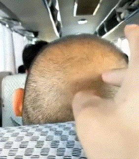 女朋友的房间里找到的工具,她说是手电筒,真以为我不懂吗?