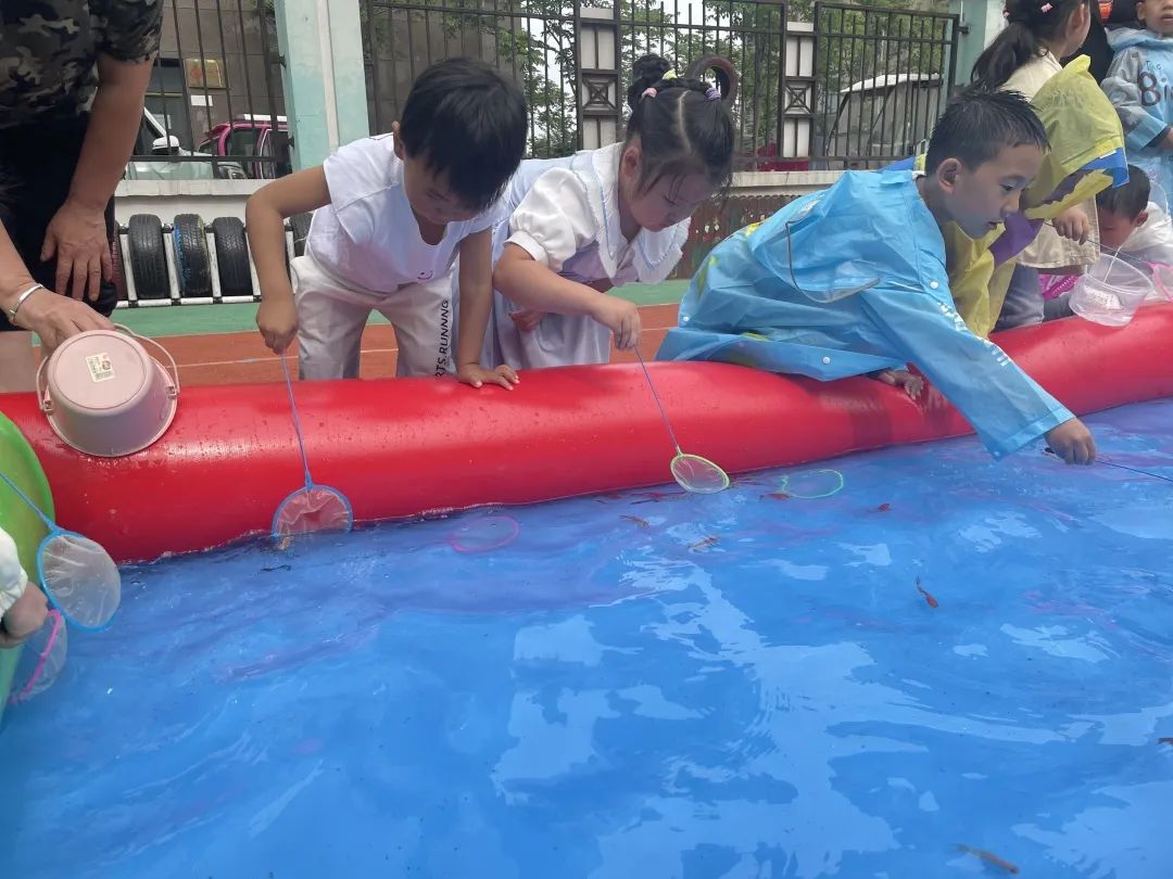 倾听儿童相伴成长六一节视频,六一儿童游玩活动