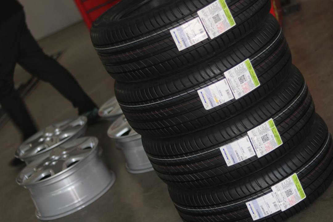 搞了辆“破烂不堪”05年凌志LS430，进厂翻新重造，复活又变新车