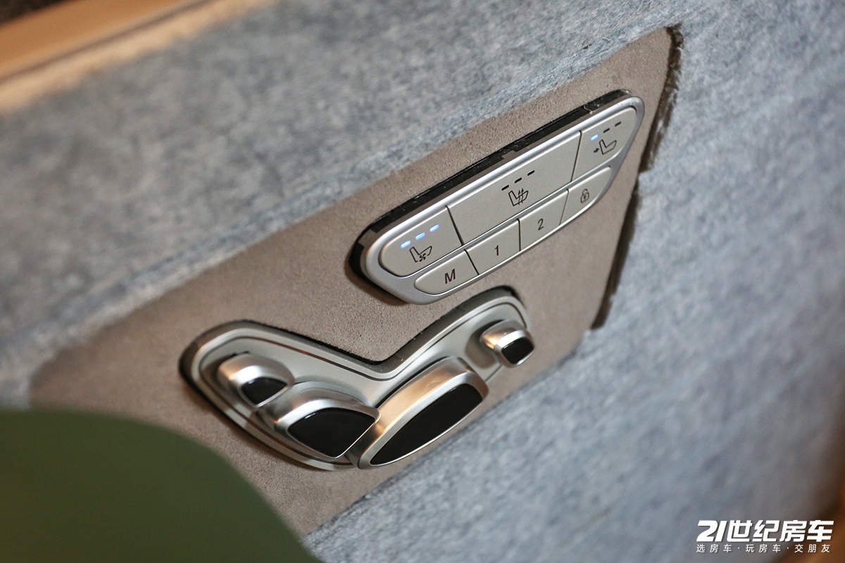 戴德房车urv2023款高配版,戴德云游C型大额头房车