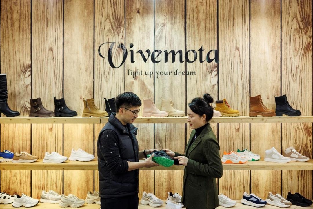 意大利加达箱包展,吸引180余位国际客户到访