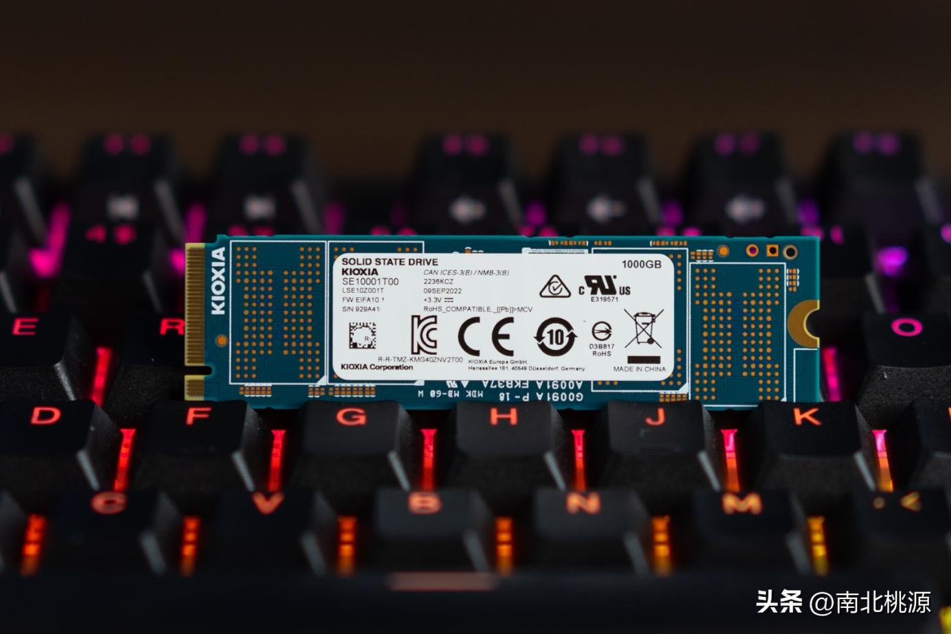 致钛7100和铠侠se10,铠侠rc10怎么加装固态硬盘