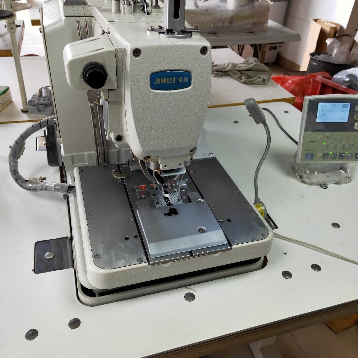 缝纫机锁边机线路过密维修教程,老式缝纫机锁眼机不往前走怎么办