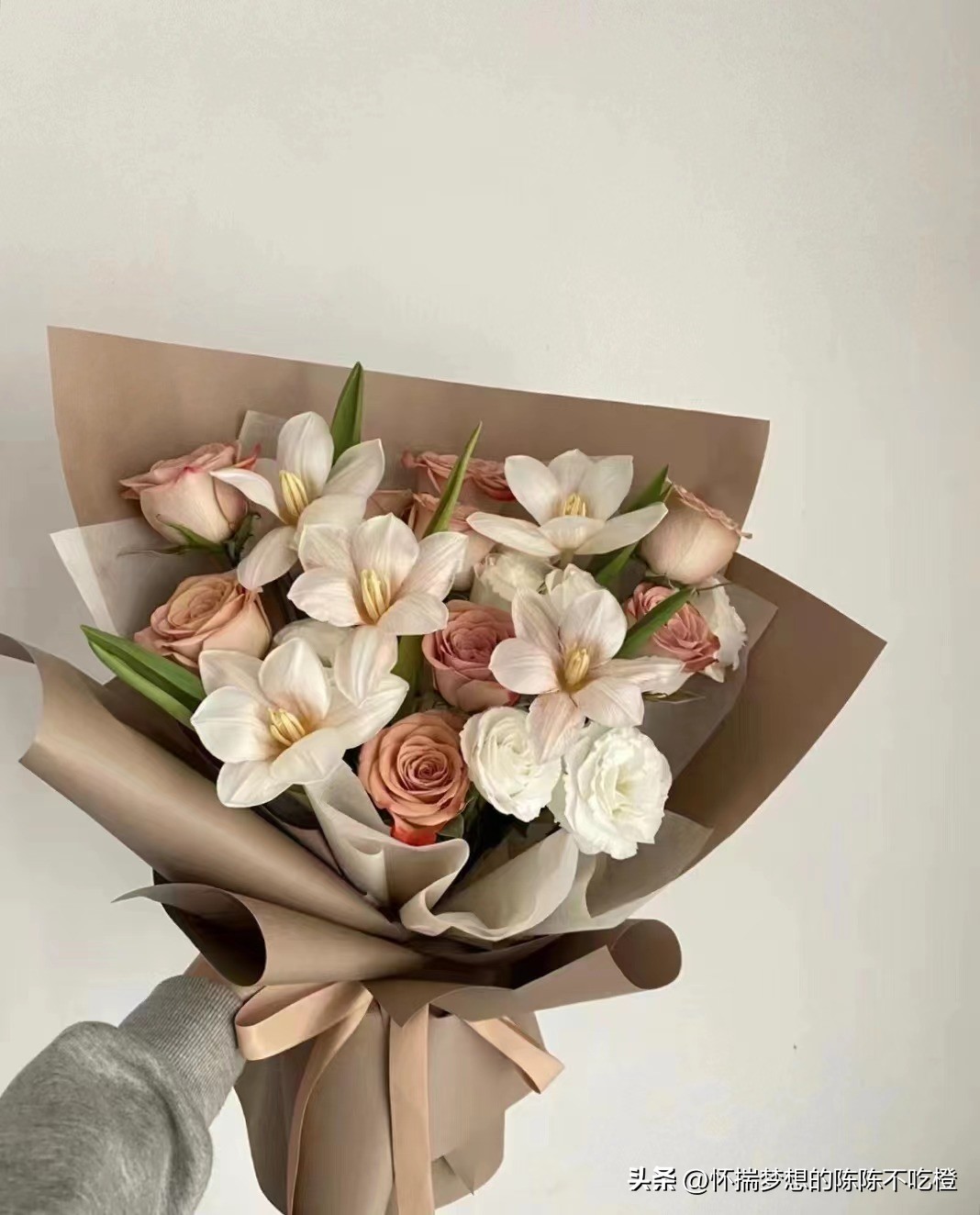 情人节到了给女朋友买什么礼物呢,情人节应该给女朋友买什么礼物