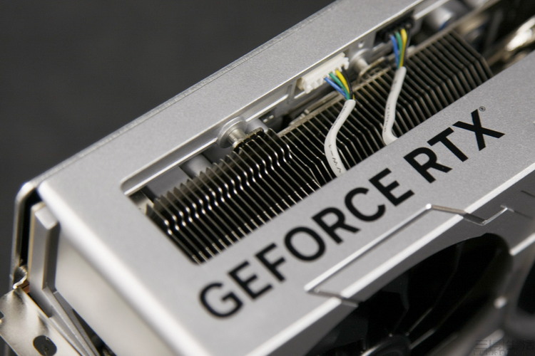 影驰rtx40608g金属大师oc怎么样,影驰rtx4090d金属大师