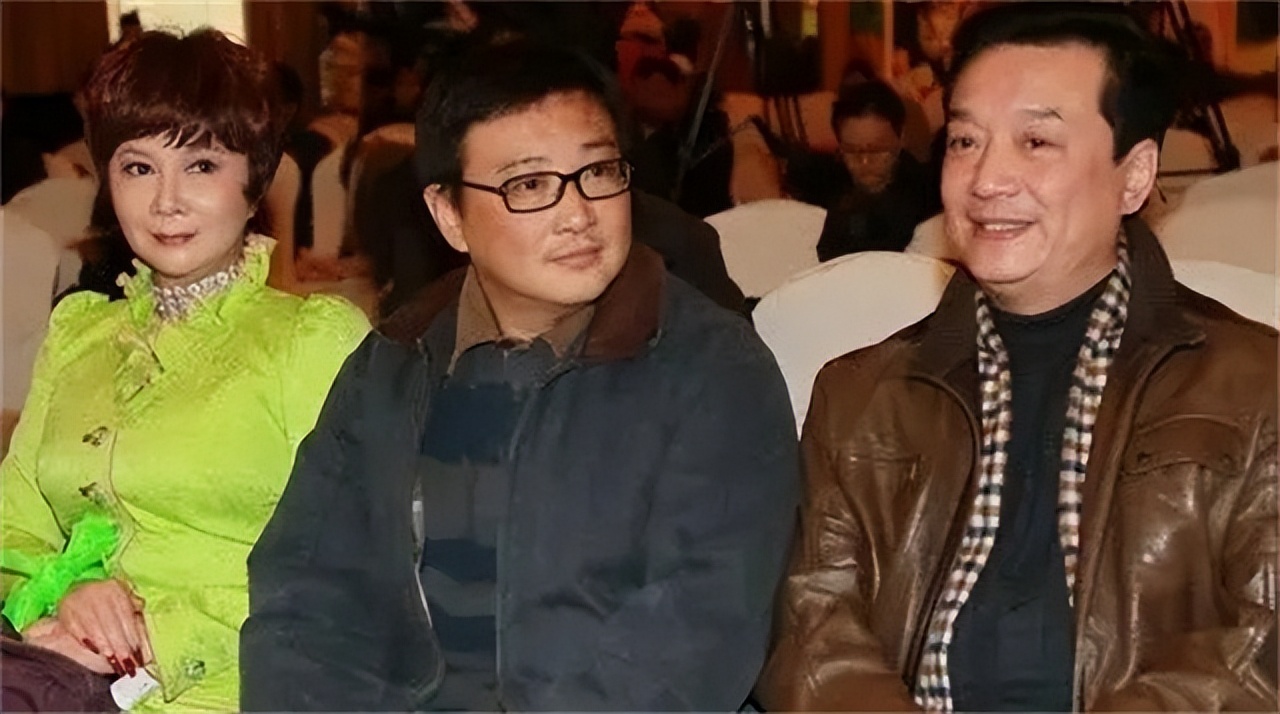 王平：逝世原因令人心酸，葬礼上姜昆蔡明含泪送别