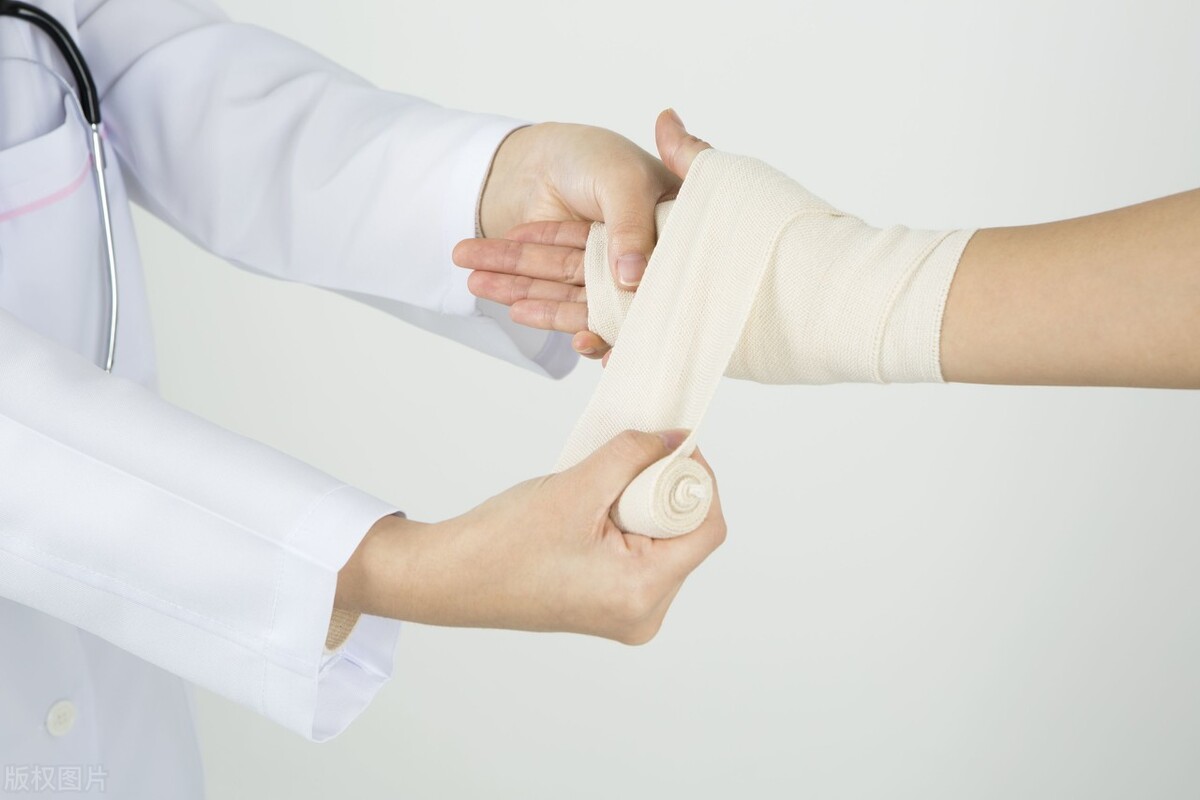 老年人怎么预防髋关节骨折,老年人易骨折怎么预防