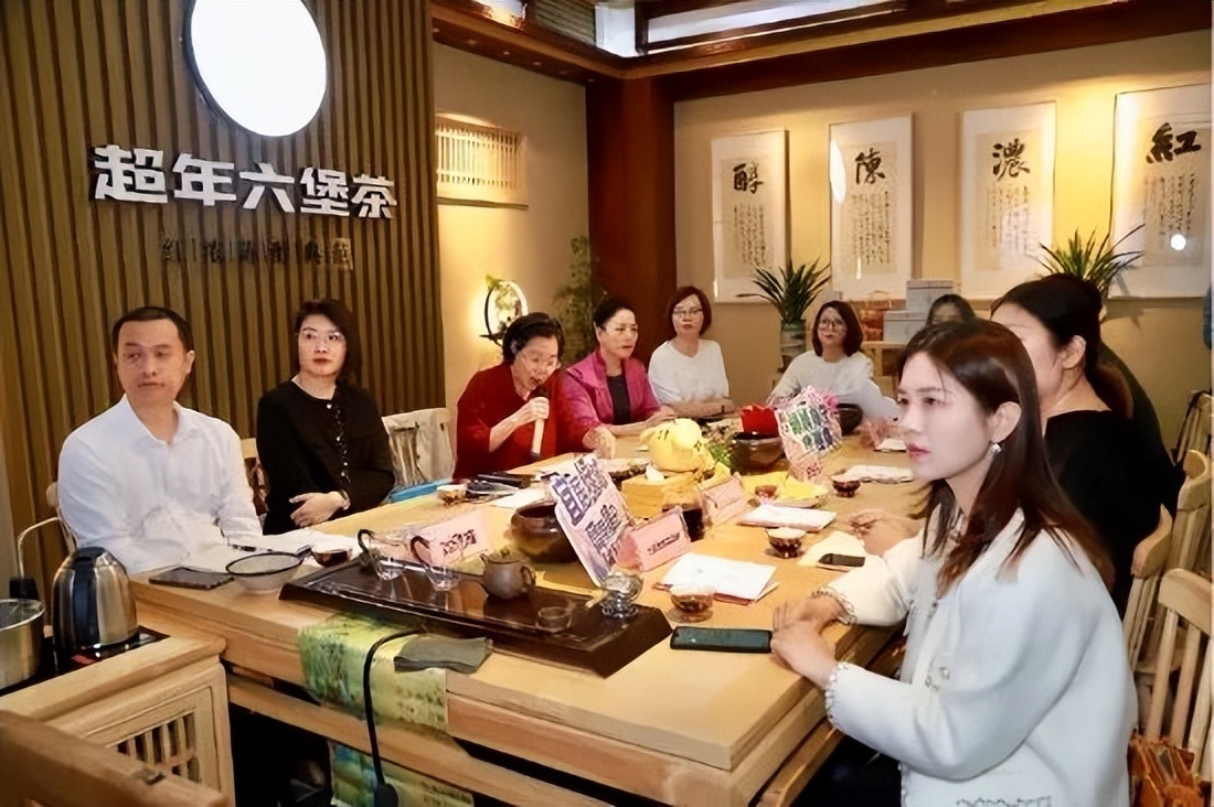 广西网络名人齐聚学习*党**的二十大精神积极传播网络正能量