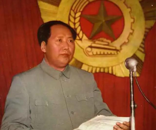 1976年毛主席逝世，世界为之震动！美国、日本及巴铁都有何反应？