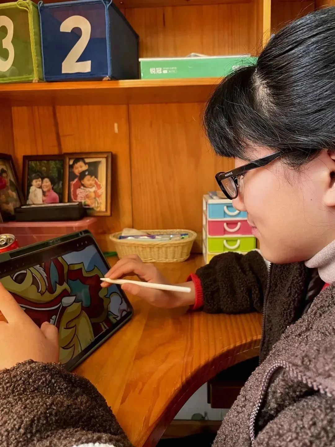 梦想的力量！初一女生花33小时用电脑完成年画