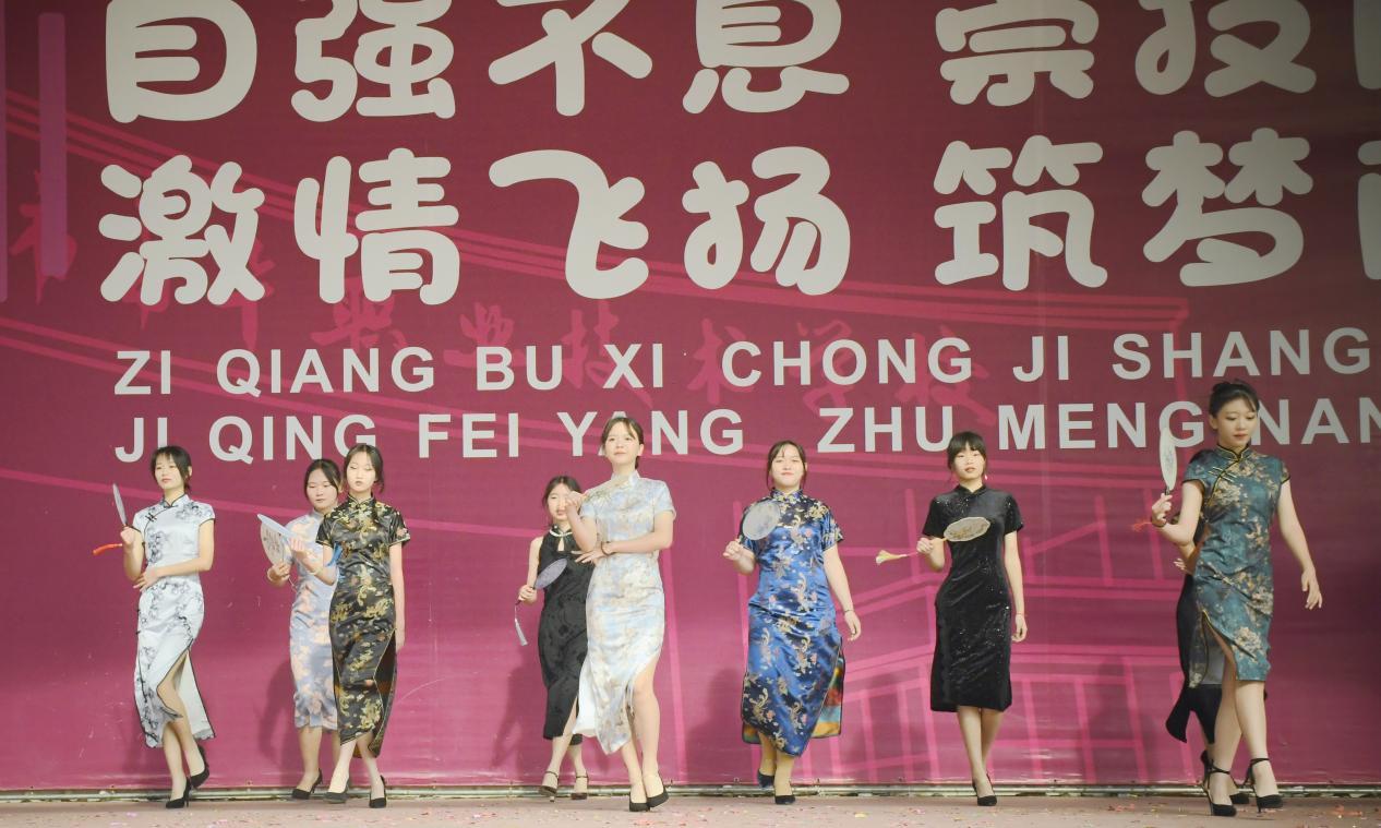 职高十大吃香专业适合女生,女生读职校什么专业最赚钱