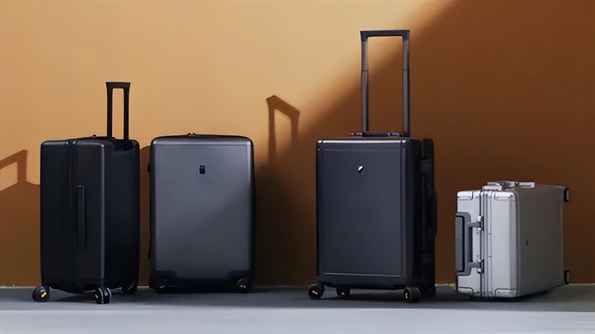 从明星到大咖，为何大家都喜爱“箱包界的苹果”？