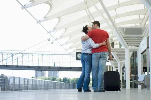 夫妻长期两地分居怎么挽回,夫妻两地分居多久可以自动离婚