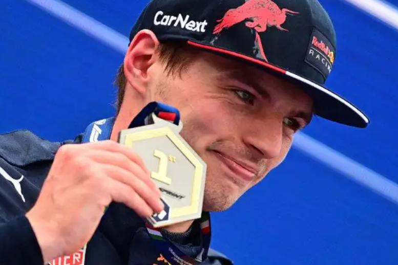 字母哥希腊国足,离谱哥vs中国职业