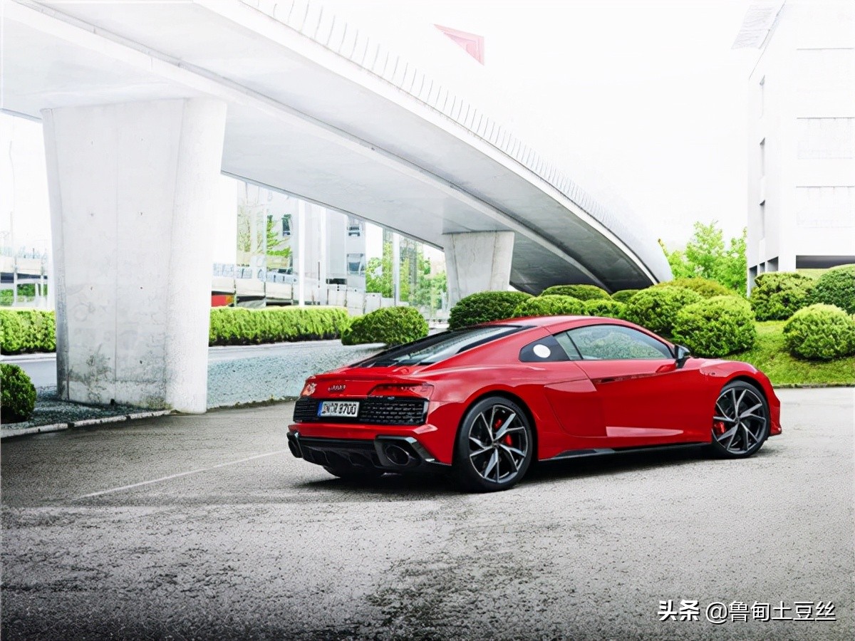 奥迪r8v10,17款奥迪r8v10coupe测评