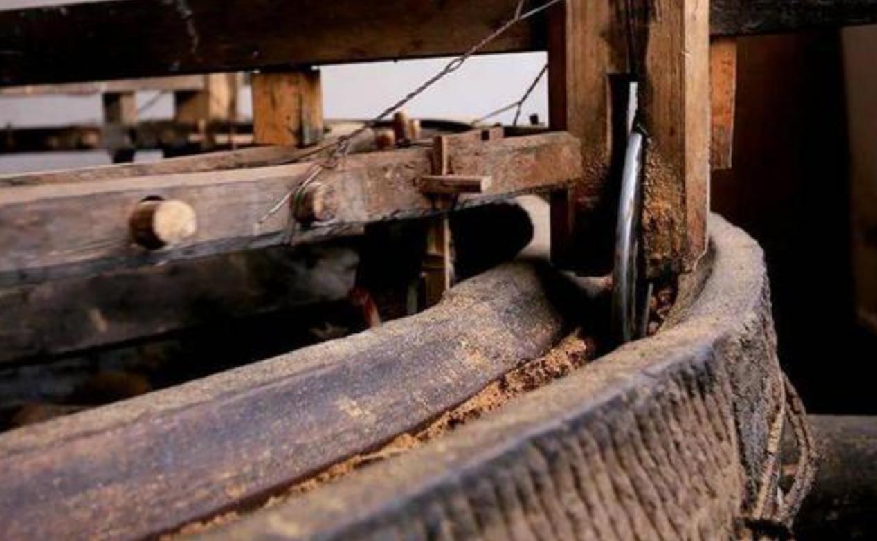 安徽一地多人遭雷击2人身亡,2003年安徽村民遭雷劈死亡