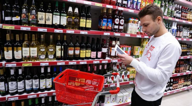 2013年俄罗斯卢布与美元汇率,卢布汇率上涨对俄罗斯有什么利弊