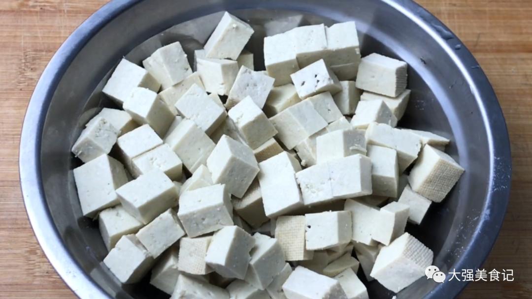 豆腐和它一起炖营养美味贼能下饭,豆腐和它是绝配随便一炖就好吃