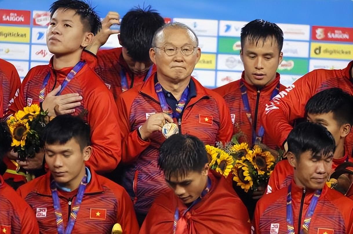 中国2-0越南大胜韩国,越南2:0中国进球