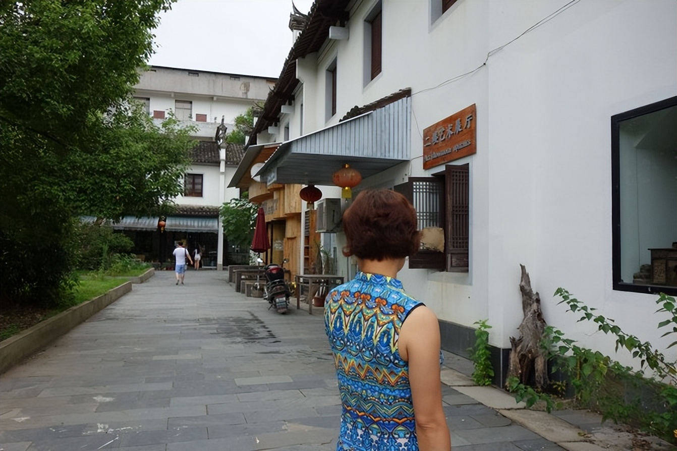 逛景德镇陶瓷市场,景德镇逛逛古镇了解陶瓷文化