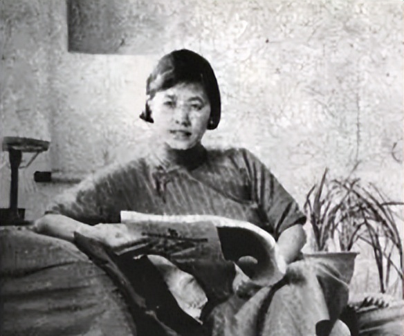 徐志摩死后林徽因写的挽联,徐志摩和林徽因在康桥的视频