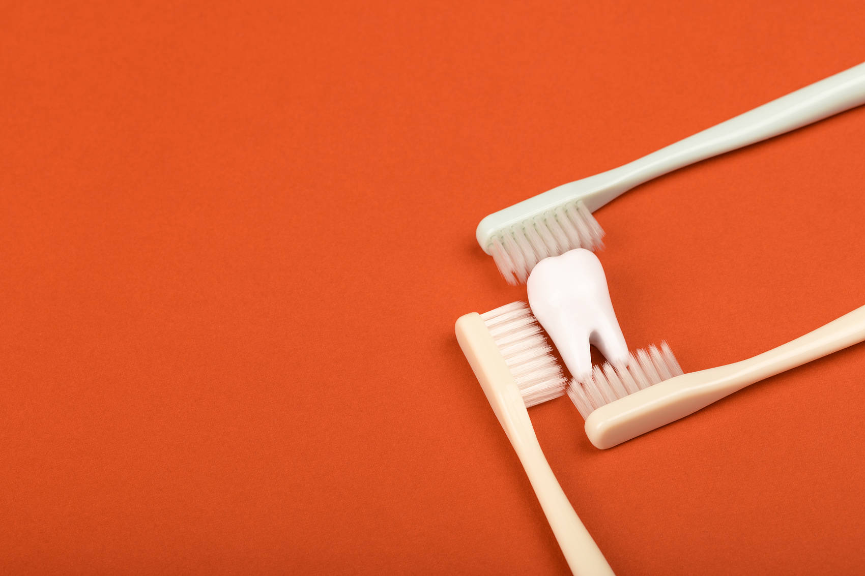 氟斑牙是刷牙引起来的吗,氟斑牙可以洗下去吗