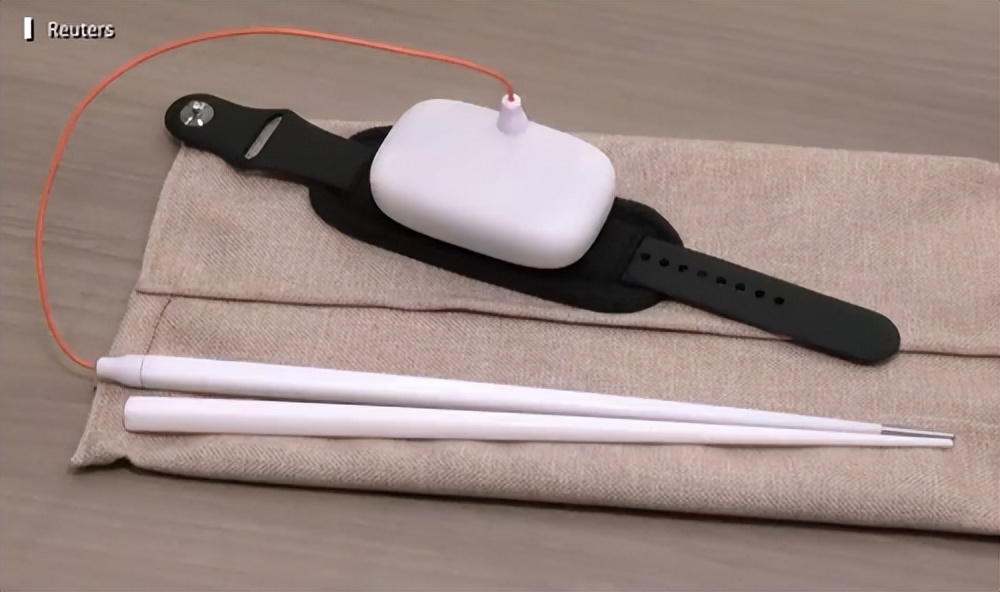 日本推出能让饭菜变咸的电筷子，这下真·重口味了