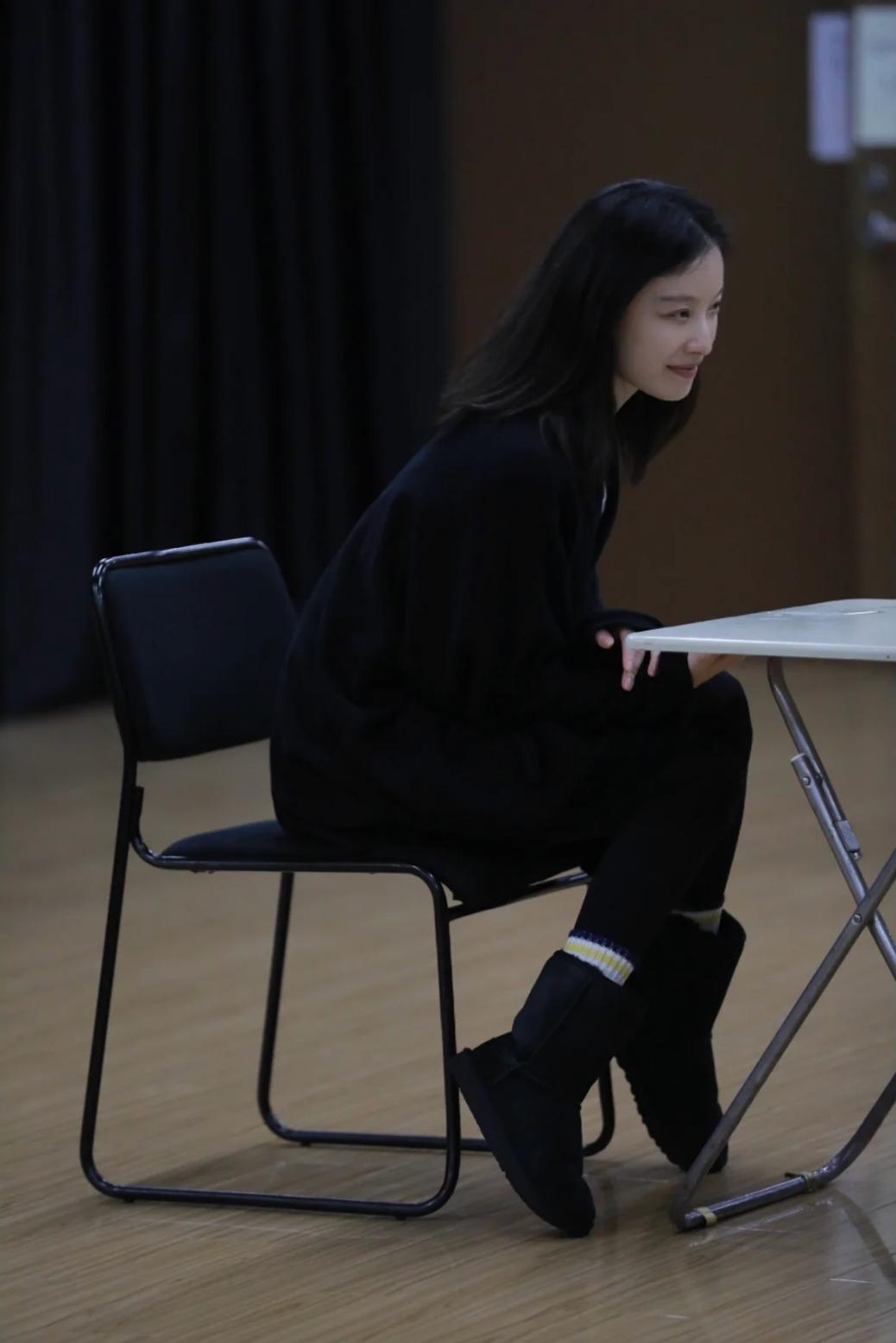 blackpink全员喜欢什么颜色,blackpink三个人穿一样的鞋