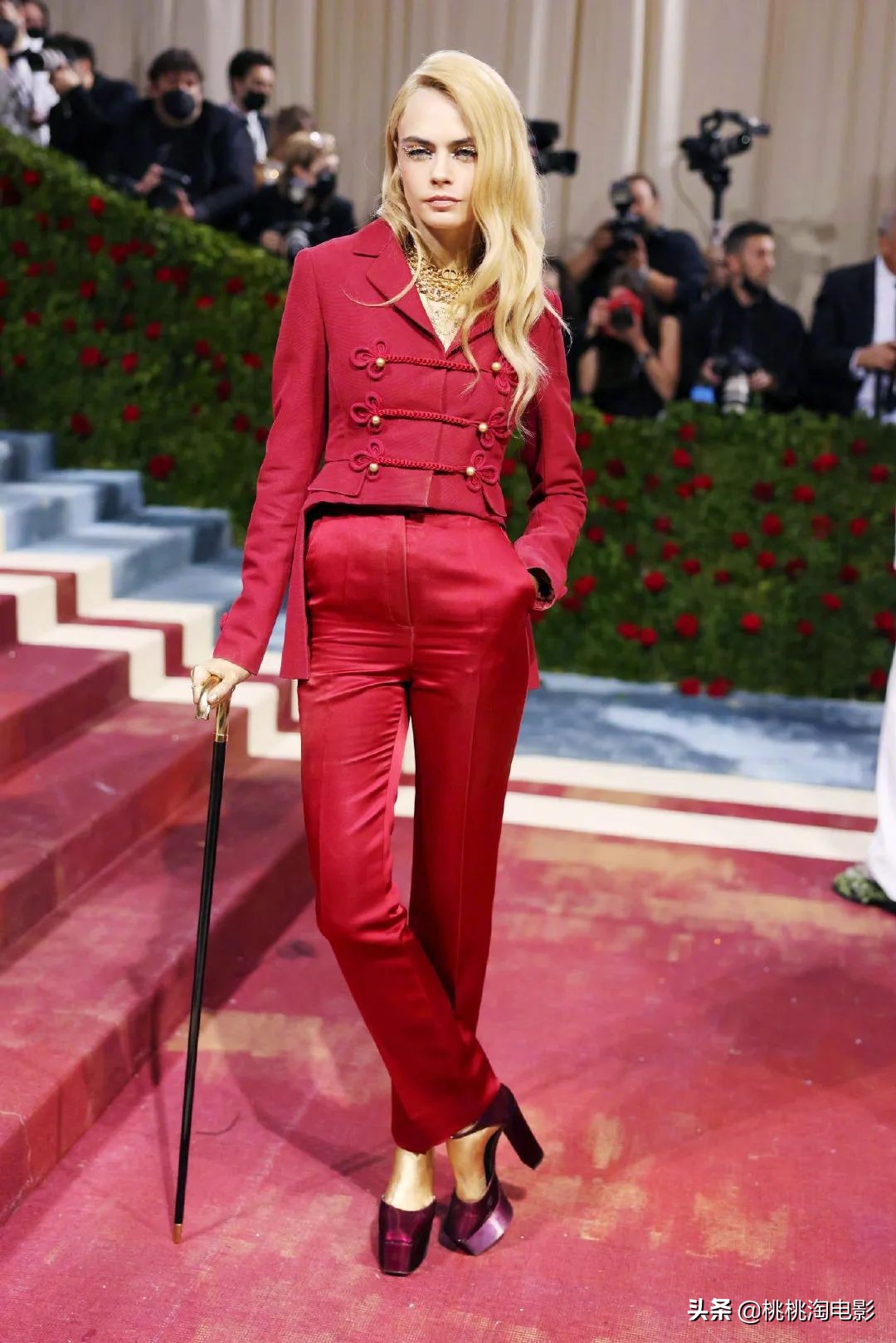 metgala群星红毯造型,2022metgala红毯完整版
