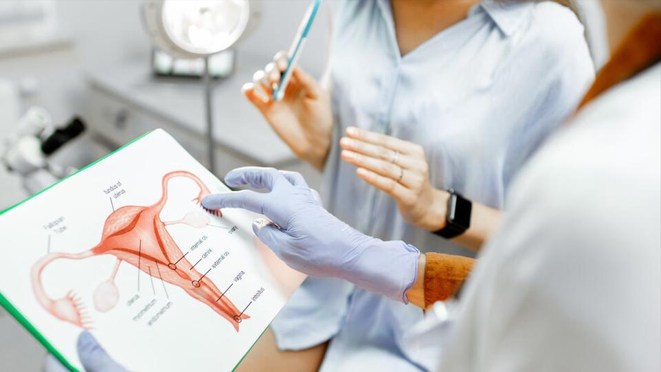 女性嘴唇边缘发痒与妇科有关吗,妇科下面特别痒什么原因