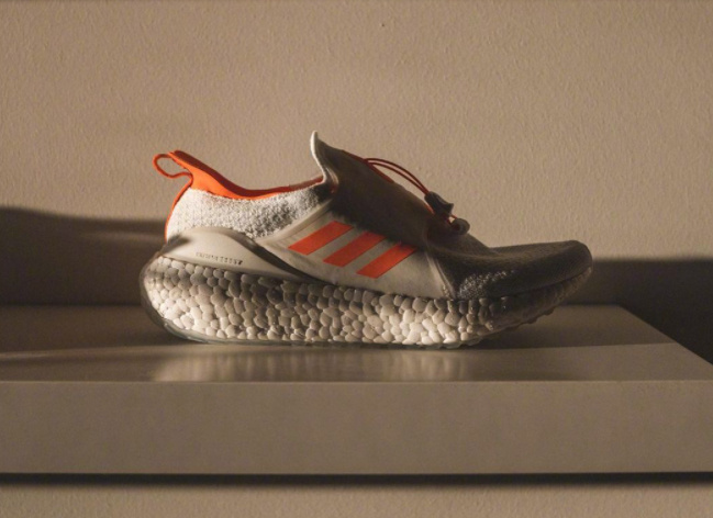 耐克阿迪最好的一款跑鞋,阿迪最高端的跑鞋是哪款