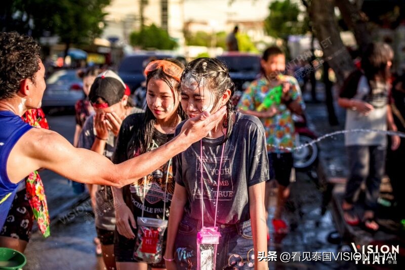 泰国泼水节的真实事件,泼水节泰国食物