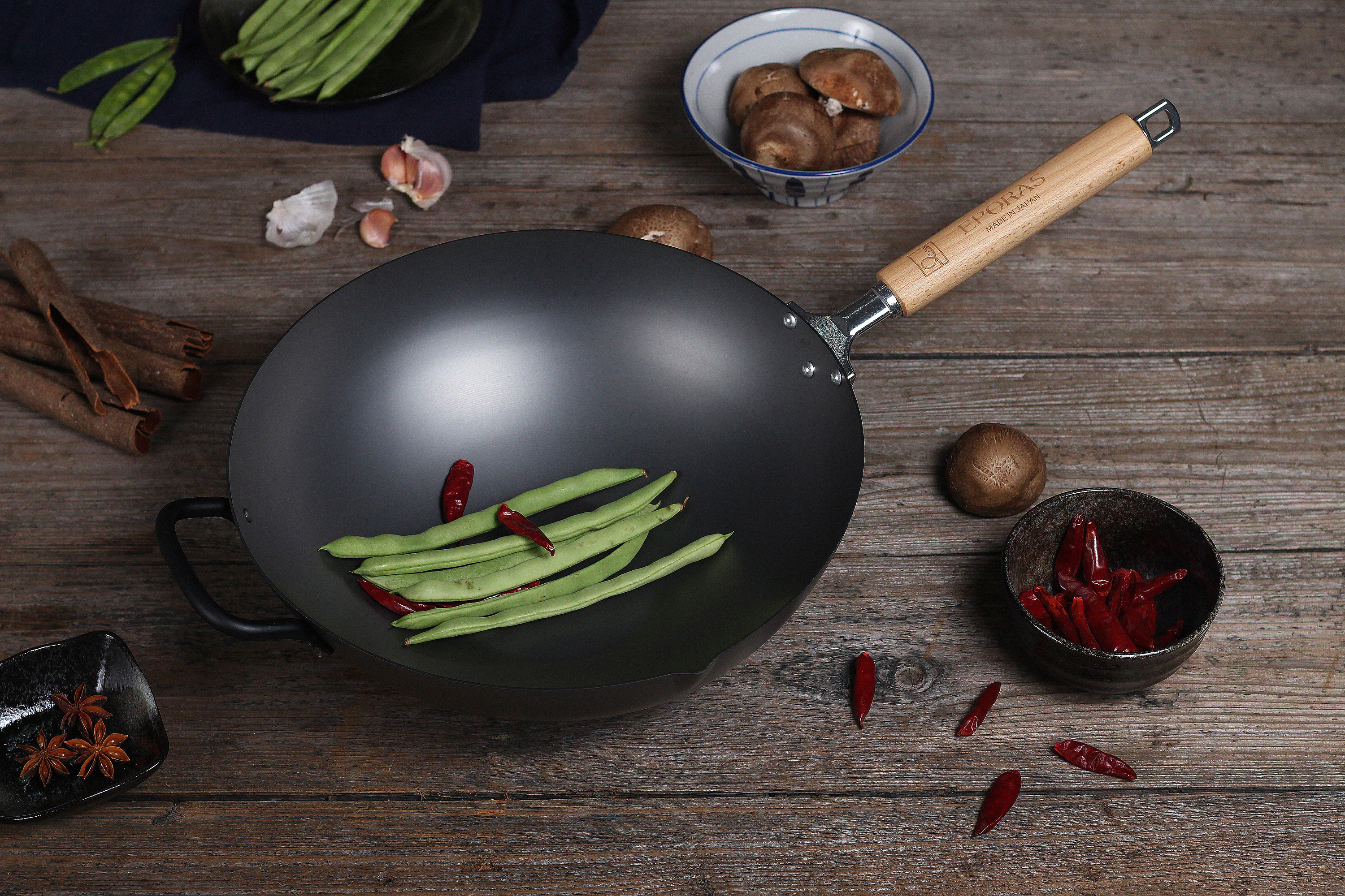 铁锅不锈钢不粘锅哪个更好更健康,316不锈钢铁锅是不粘锅吗