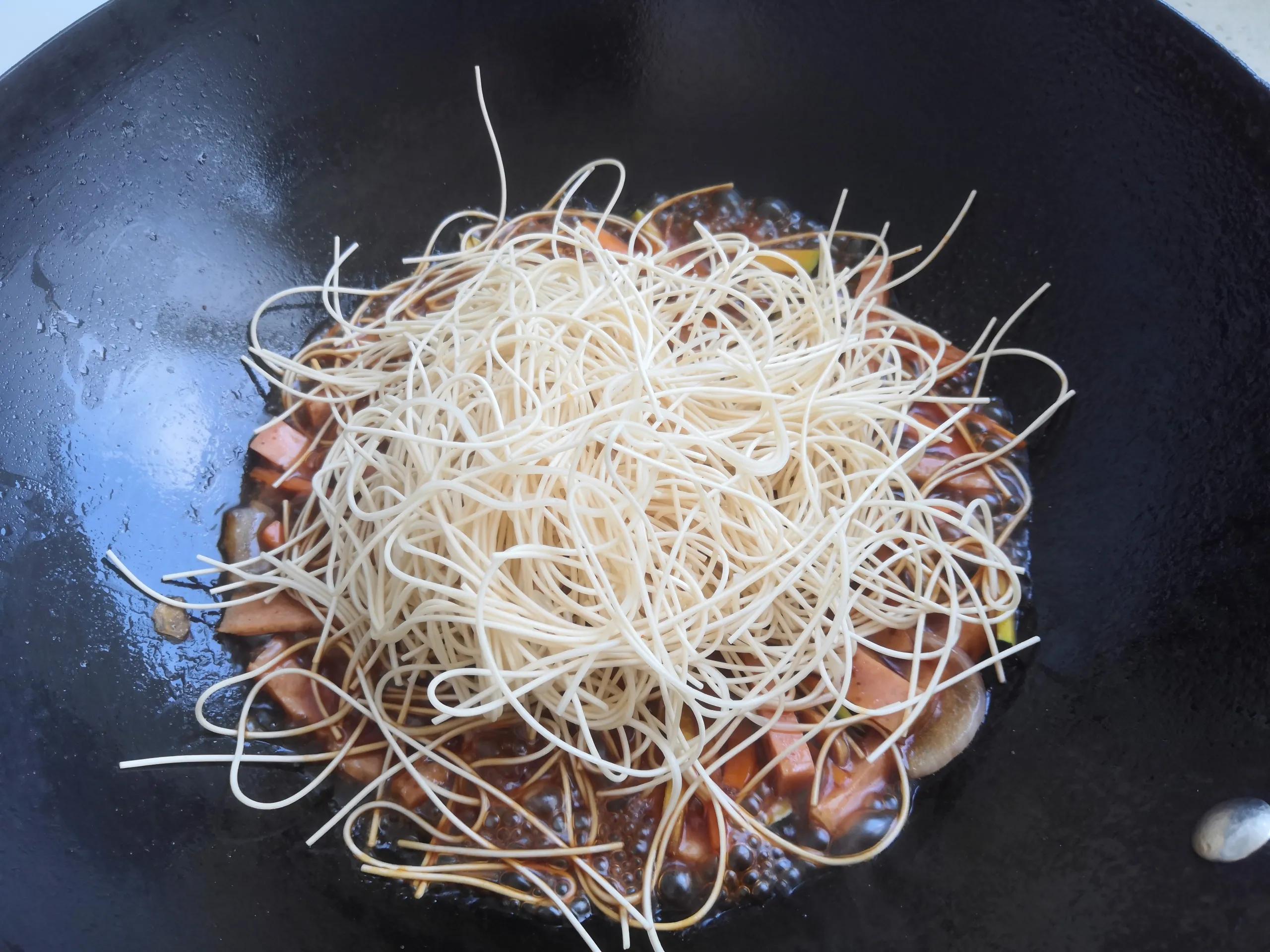 挂面蒸成卤面怎么不硬,干挂面蒸面条怎么蒸出来松散