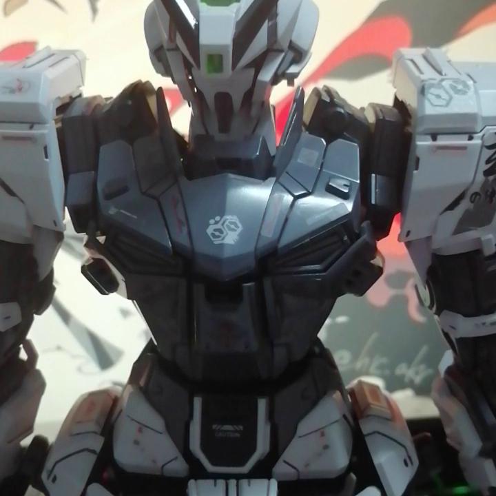 前面搞错了是夜光漆，第一次拍自己出场。#胶佬