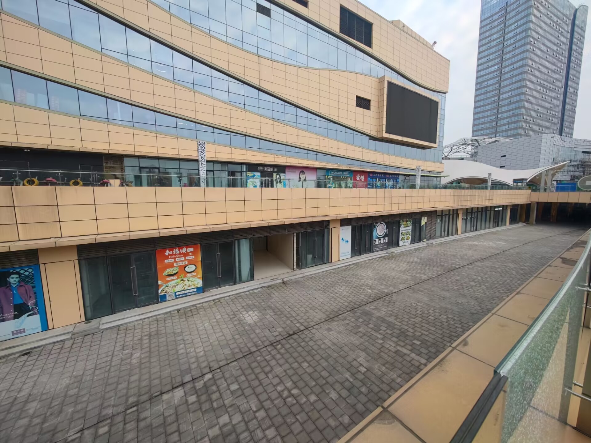 南充保利商业广场,南充保利有几个门口