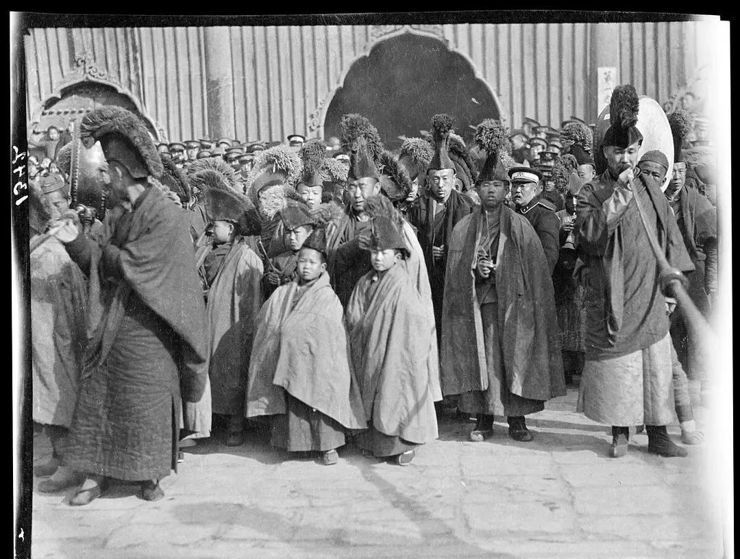 日军兽行照片：当着父亲的面玷污他女儿，临走还残忍割下妻子乳房