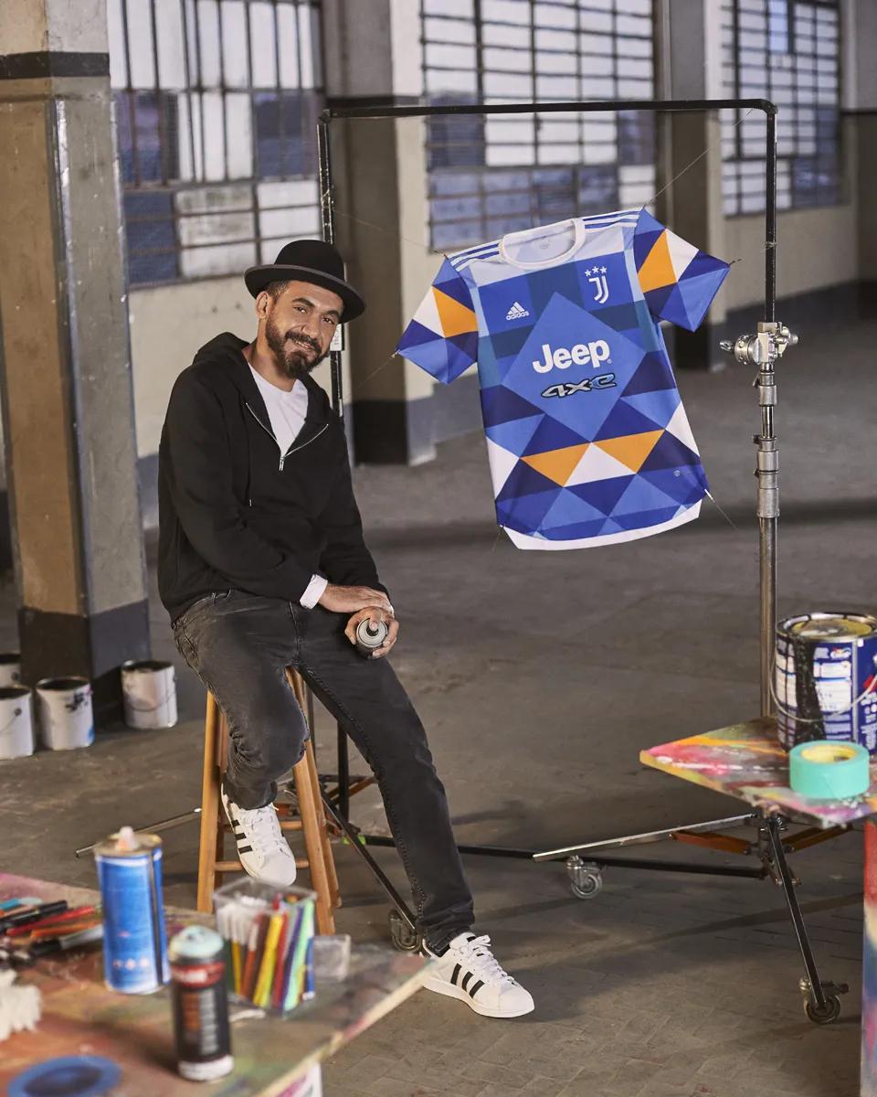 2018尤文主场球服,尤文图斯小魔仙10号