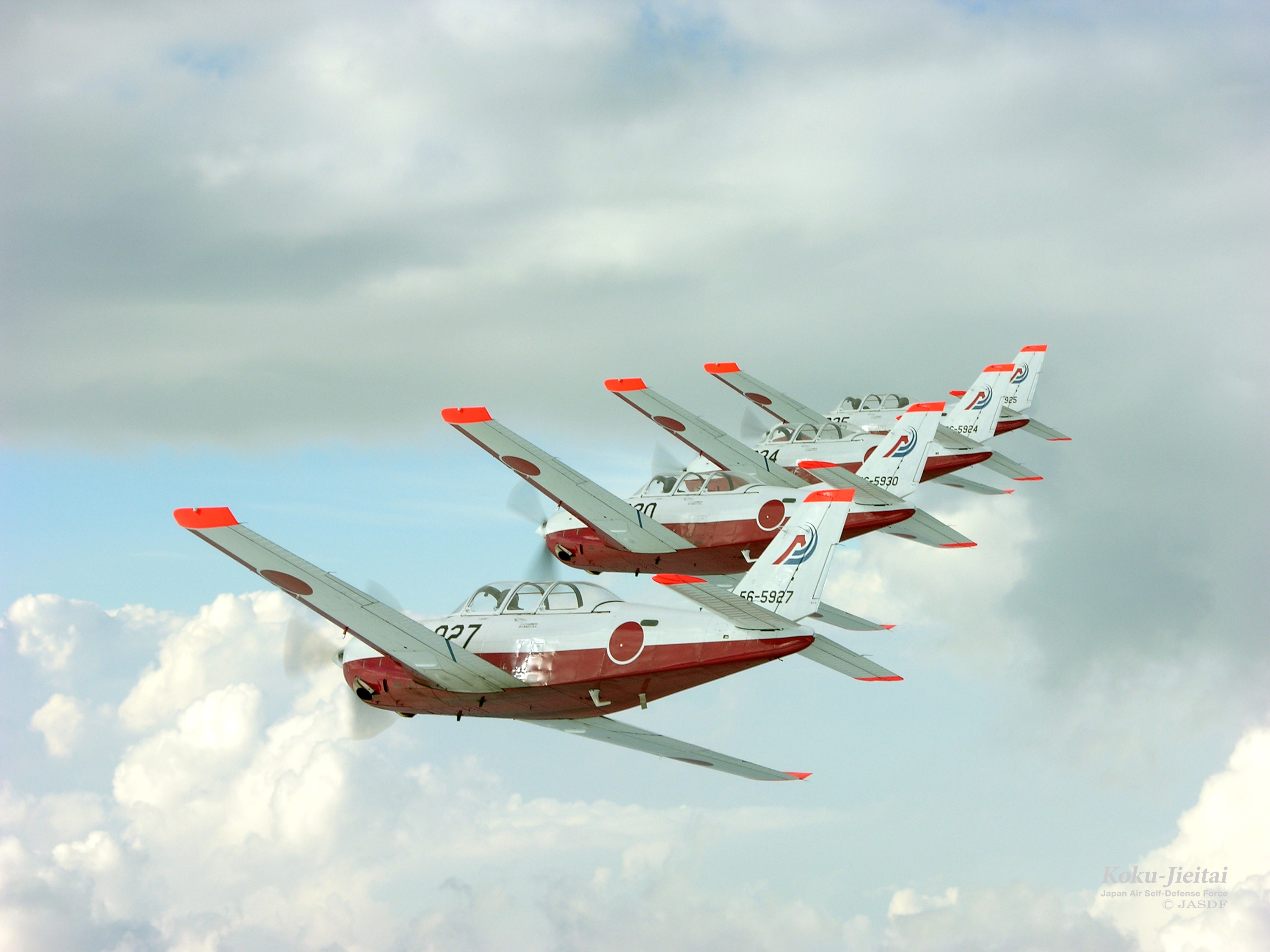 日本空中自卫队战斗机训练视频,日本富士直升机