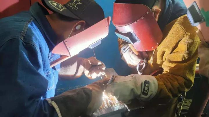 电焊焊工一年能挣多少钱,焊工挣钱吗