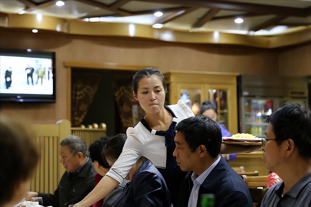 朝鲜人在中国打工能挣多少钱,在朝鲜一般人一天打工收入多少