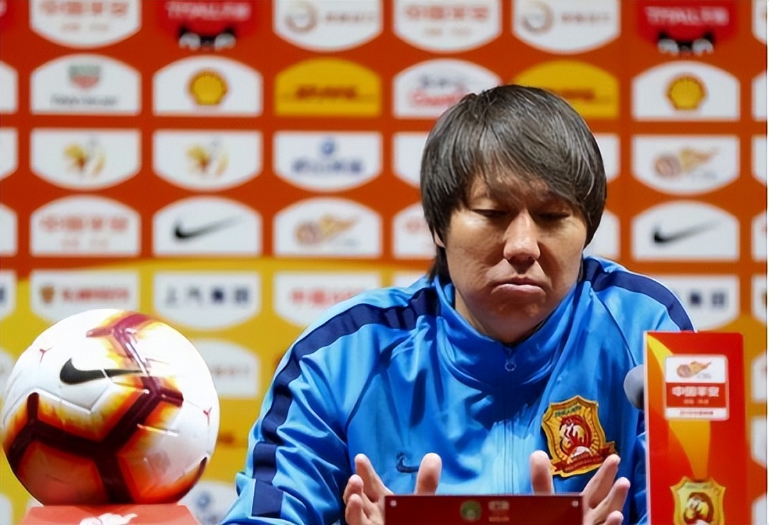 李铁*福艳**不浅:场上球王,场下海王,涉案金额2.7亿,在国外2老婆