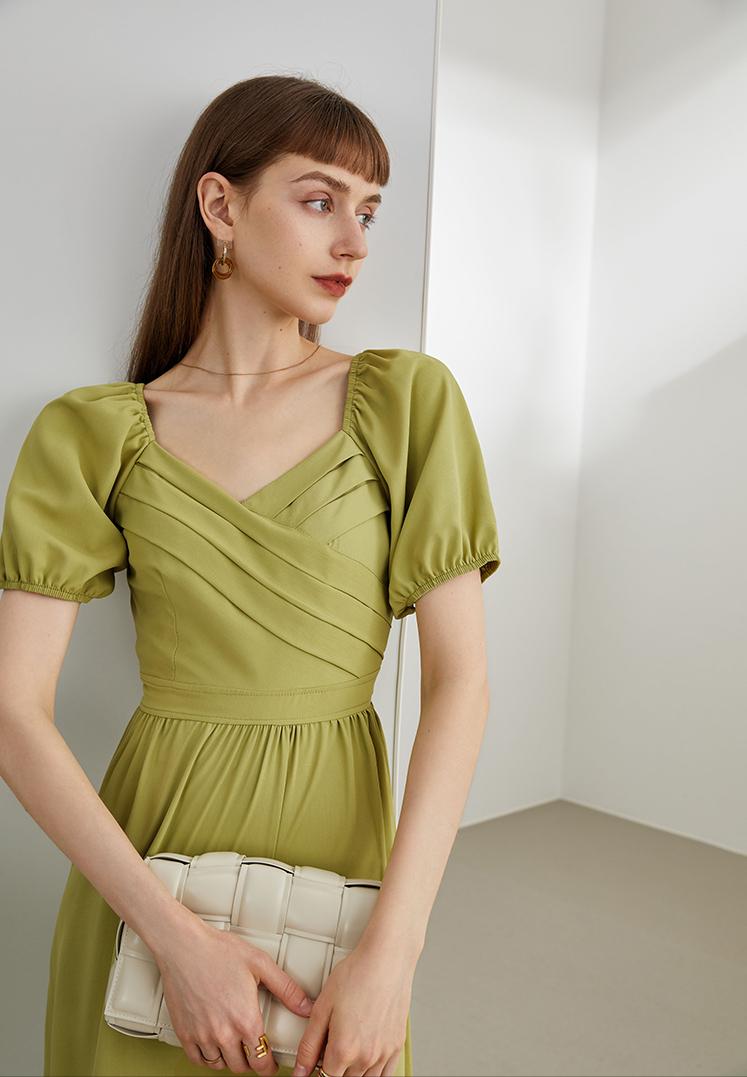 30岁女生穿什么牌子精致,30女人穿什么牌子衣服减龄