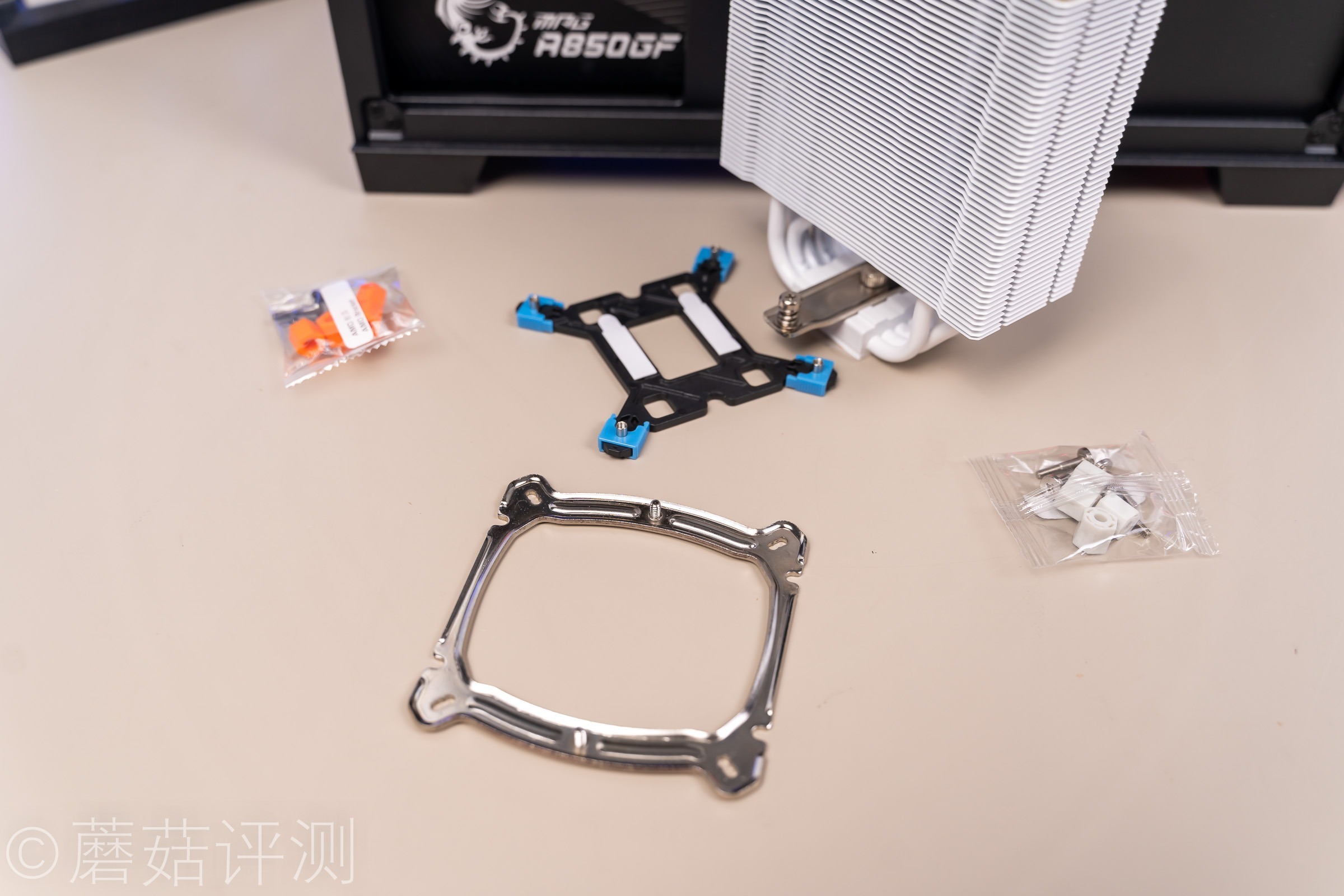 超频三东海ex6000的风扇怎么卸下,东海超频三ex6000有灯光吗