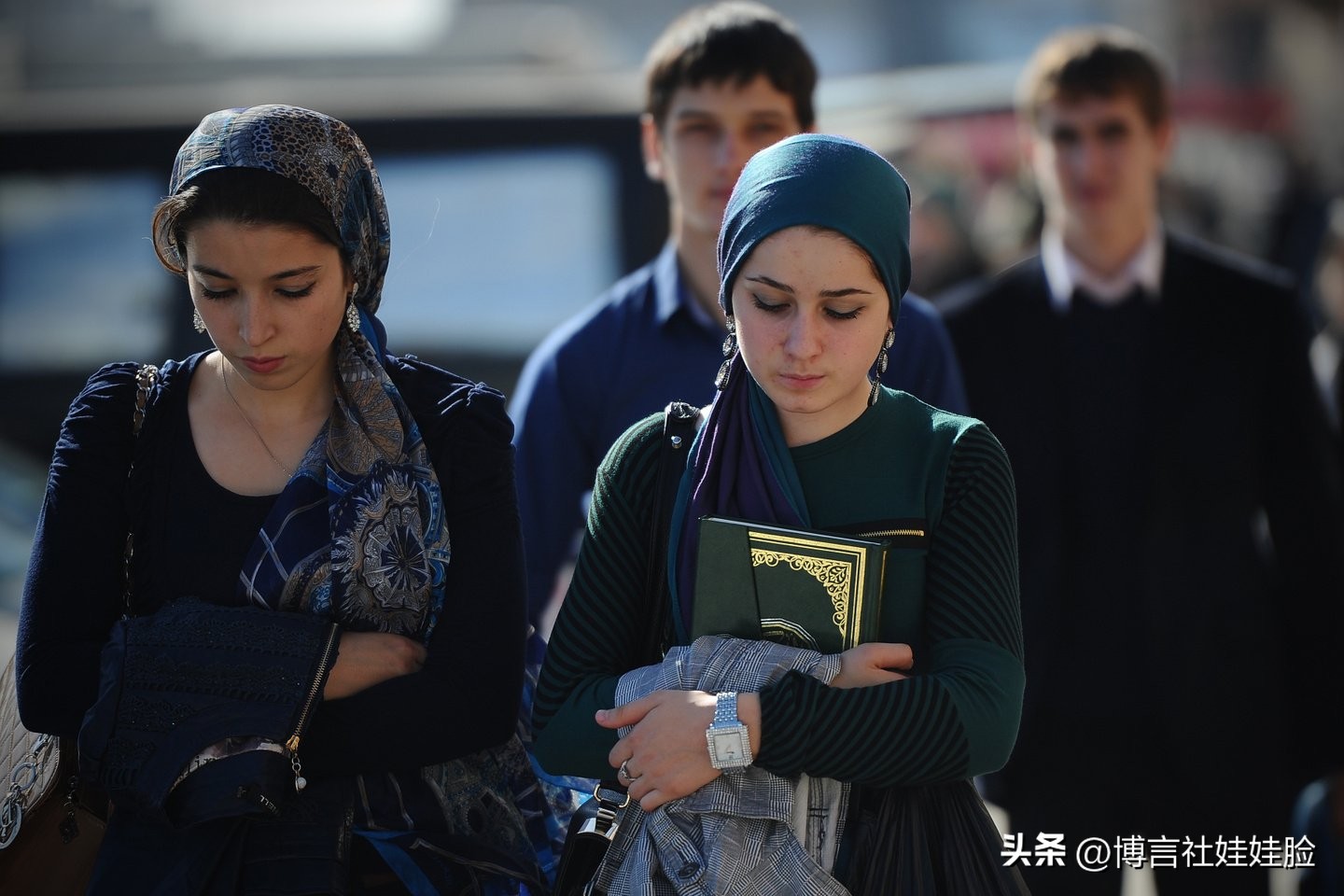 彪悍的车臣，却女多男少！“悍匪之国”车臣，为啥女多男少？