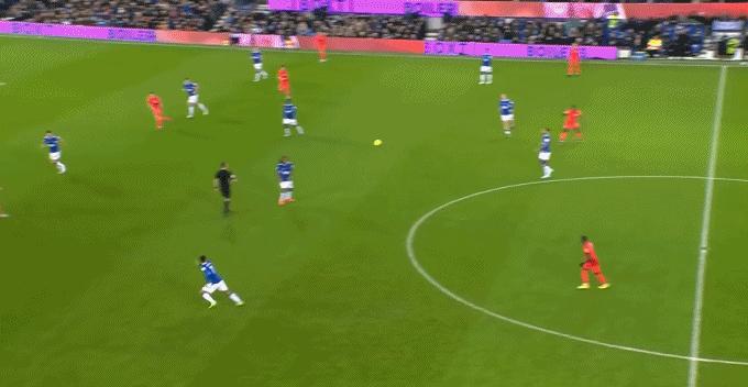 三笘薫说他写论文是为了毕业，而论文对于自己的足球生涯影响不大