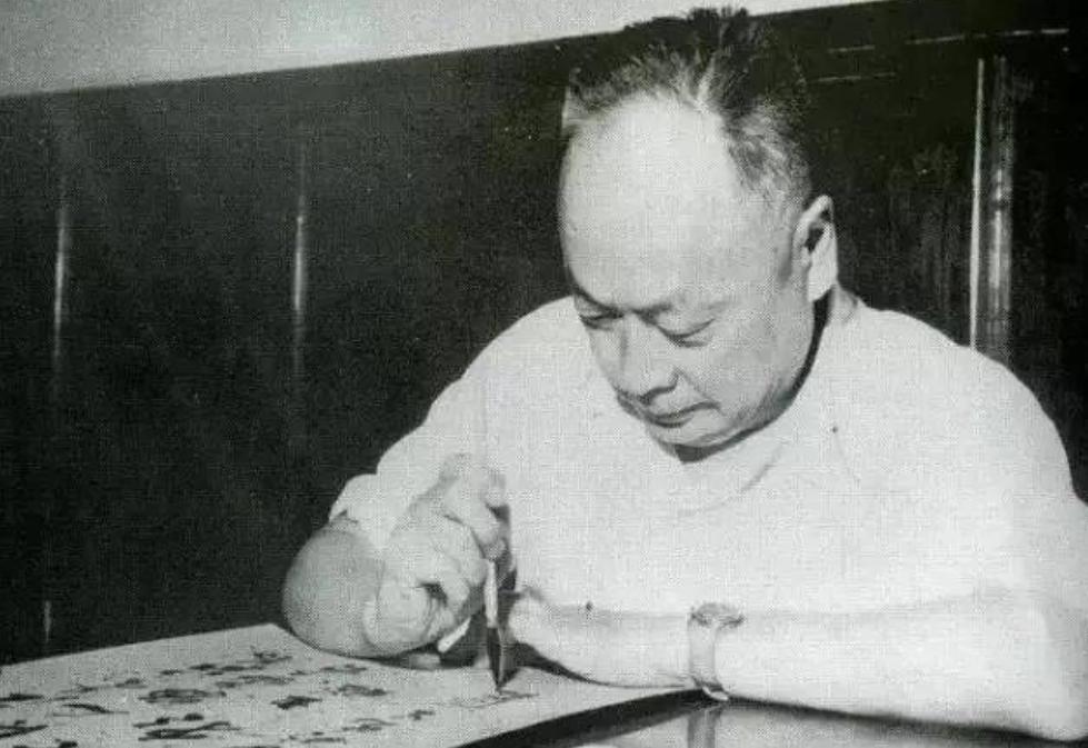 49年上海解放，新华社发文来祝词，伟人看后批示：标题删去6个字