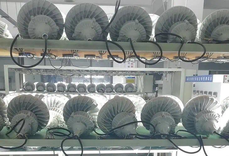 led防爆日光灯图片,白光led灯防水超亮