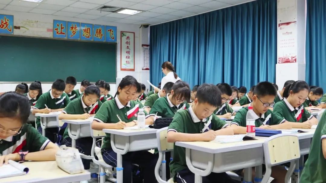 躬耕教坛强国有我教师节新闻稿,躬耕教坛强国有我教师节活动简报